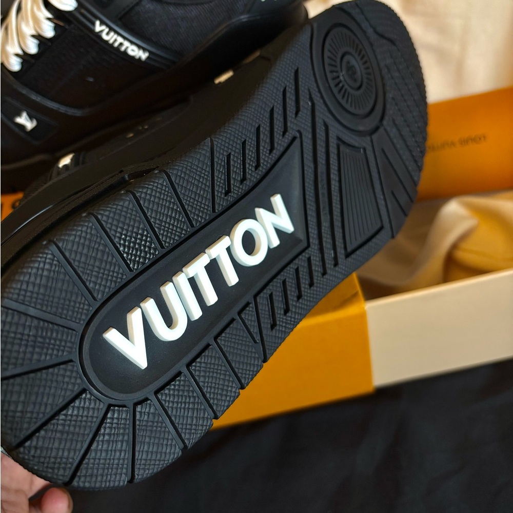 Louis Vuitton Men's Black and White Sneakers - Picture 6 of 6